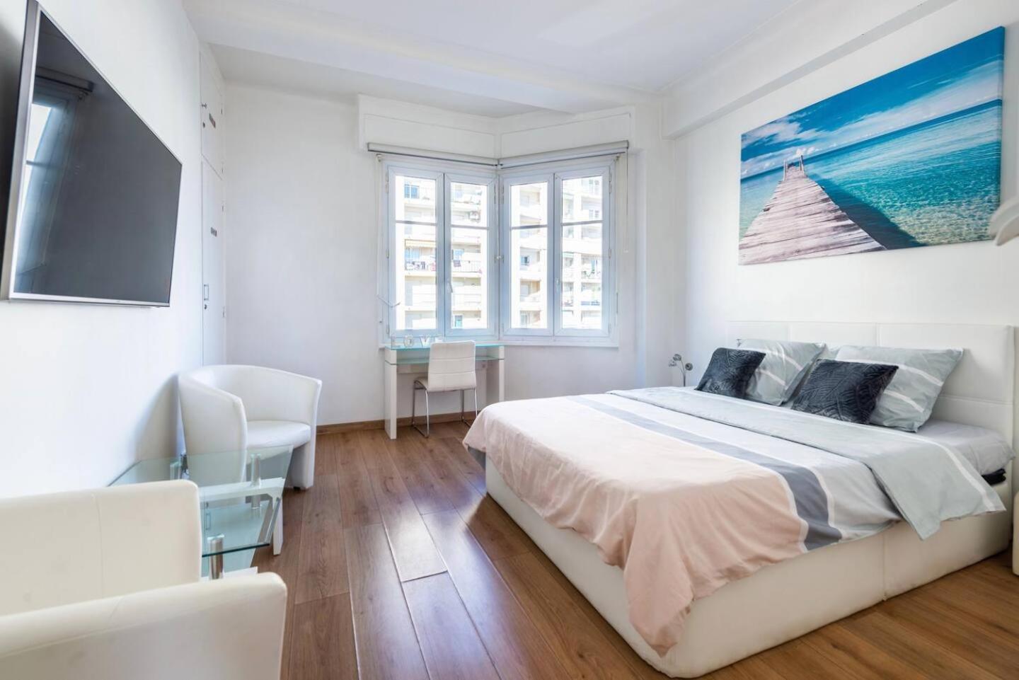 Modern Sea View Apartment On Promenade Des Anglais 니스 외부 사진