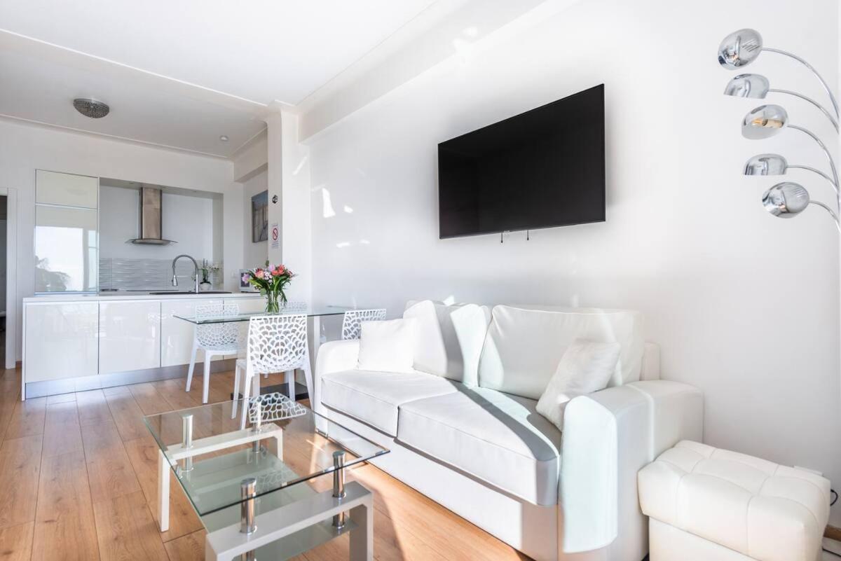 Modern Sea View Apartment On Promenade Des Anglais 니스 외부 사진